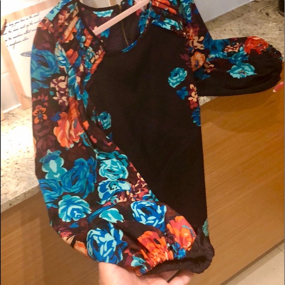 Pretty Floral Dress - Picture 5 of 8